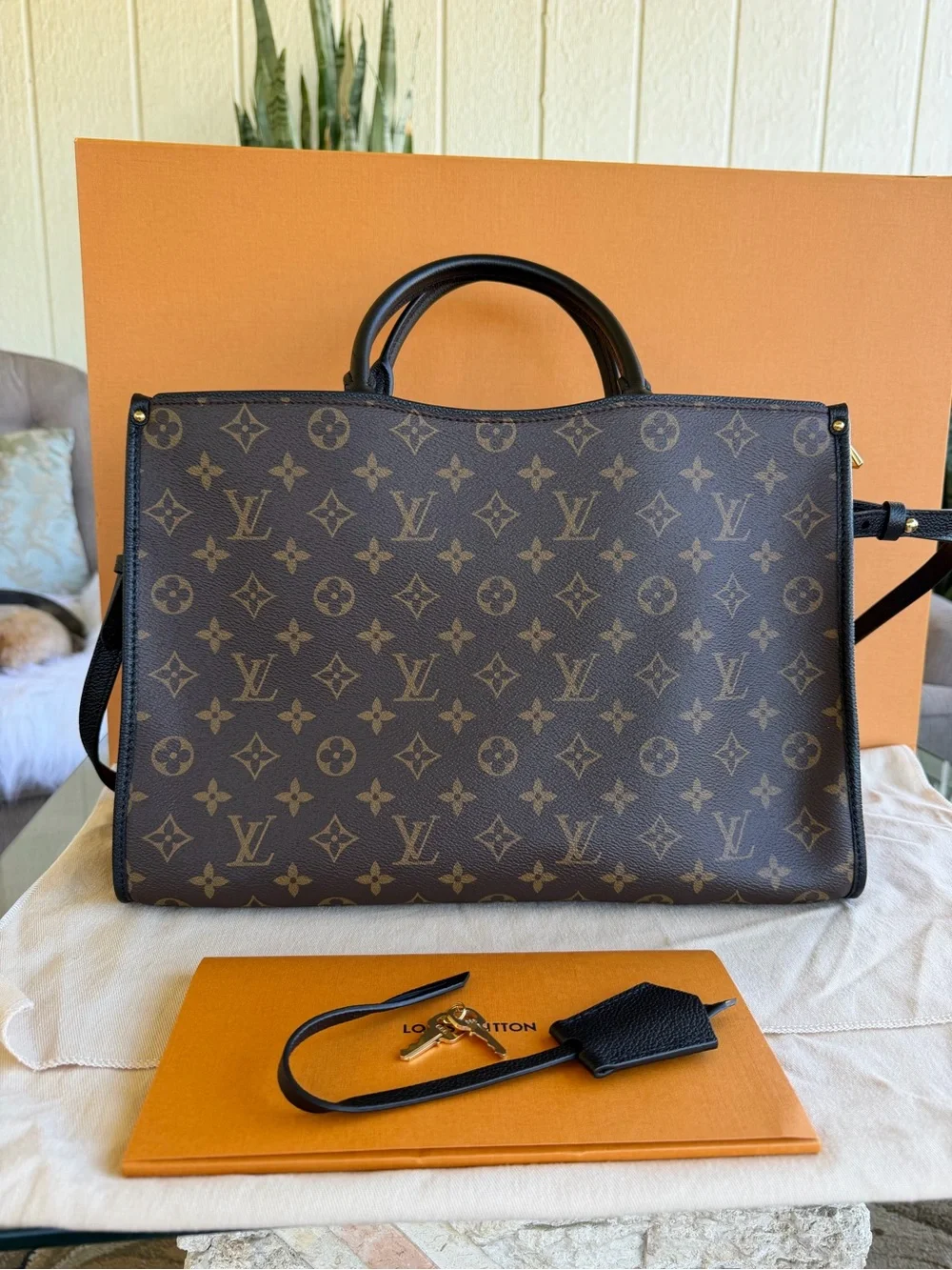🆕 in 📦 Louis Vuitton Popincourt MM bag